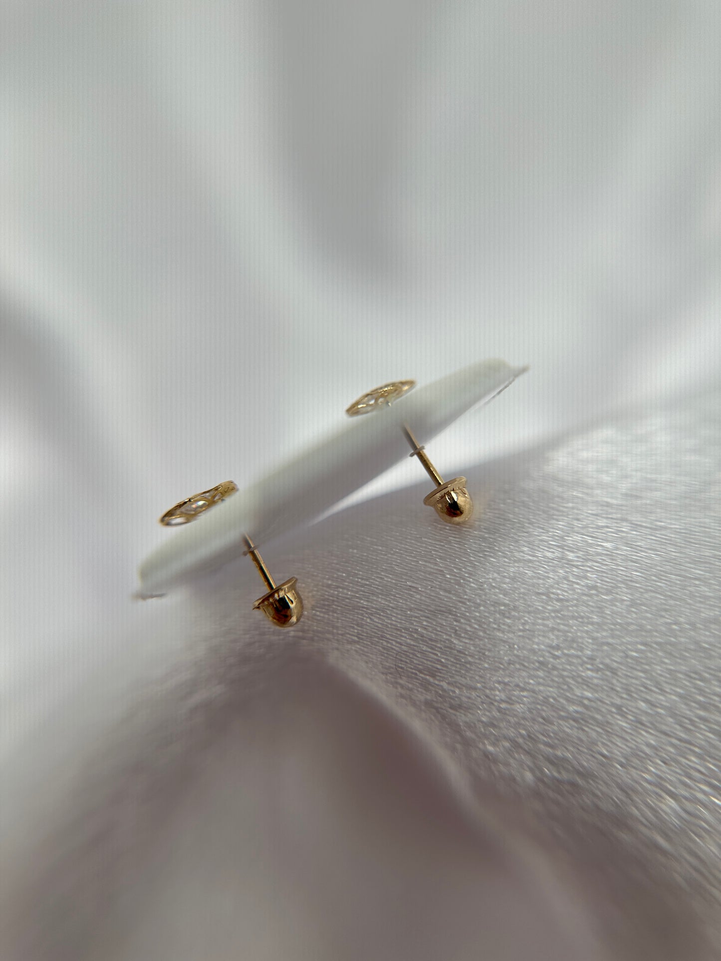 14k Gold Flower Earrings
