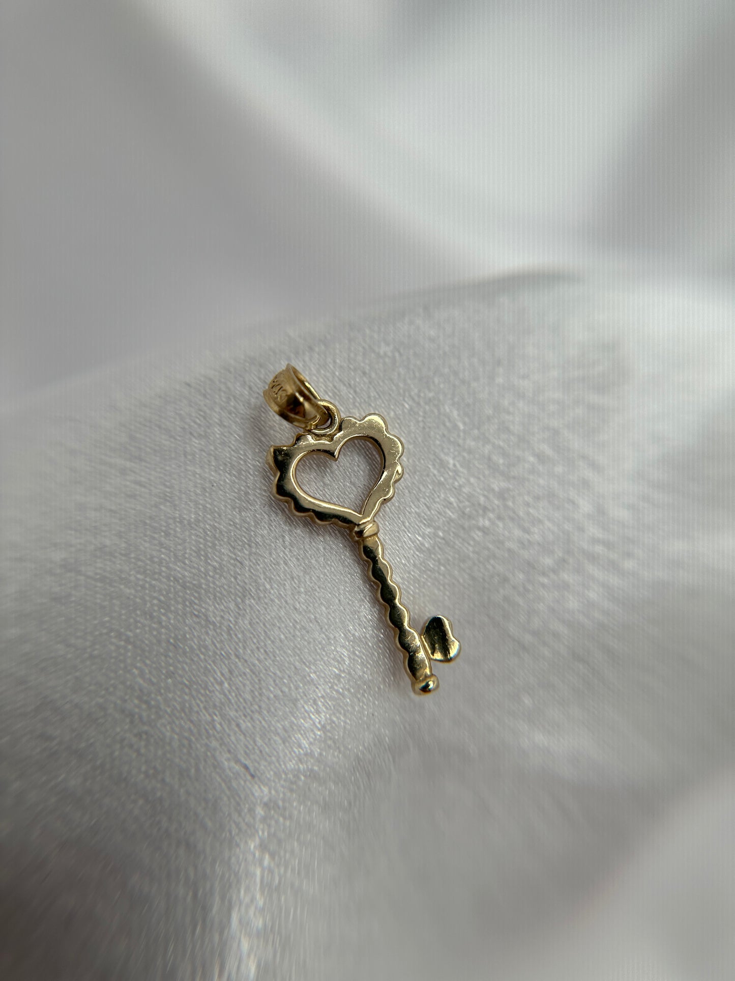 14k Gold Heart Key Pendant