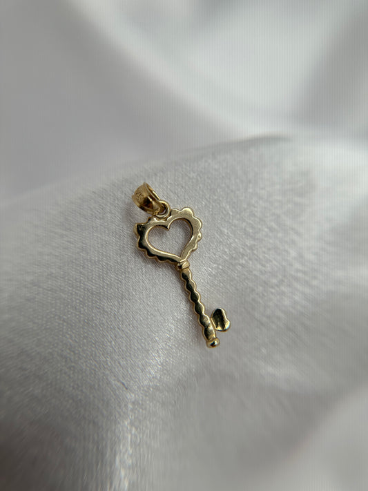 14k Gold Heart Key Pendant