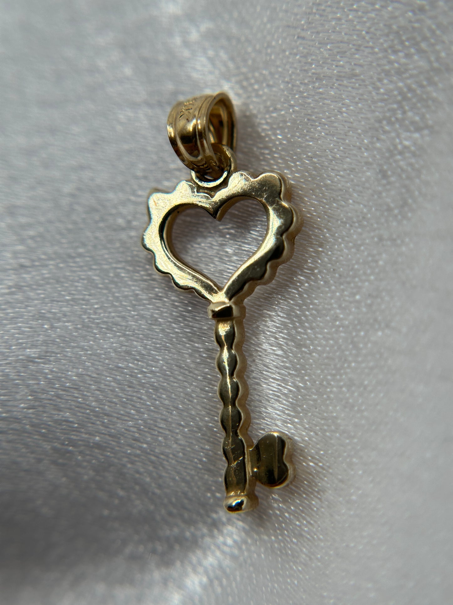 14k Gold Heart Key Pendant